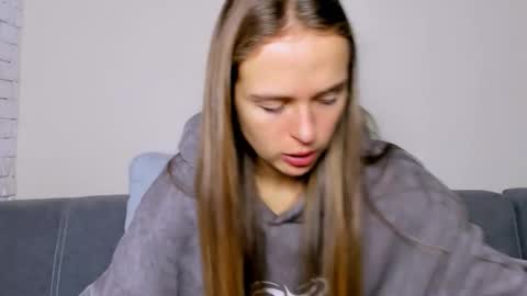 Mari online show from December 1, 7:23 am