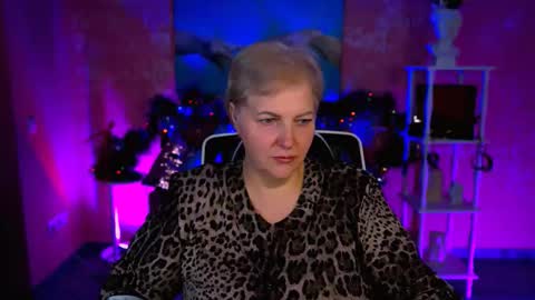 marymogan online show from December 18, 1:16 pm