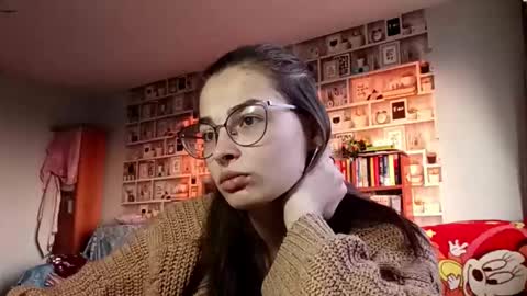 Kelly online show from April 8, 9:33 am