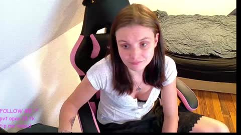 Snapshot of massageofyourlife chatting on January 29, 7:53 pm Queeny Kathy  Online at 2030 MEZ Sunday  Wednesday online show from January 29, 7:53 pm