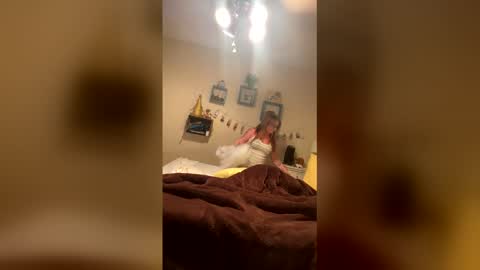 mathislauraashley2023 online show from April 2, 10:29 pm