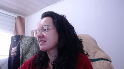 Snapshot of mature_wolf chatting on October 28, 10:14 pm Sonia online show from October 28, 10:14 pm