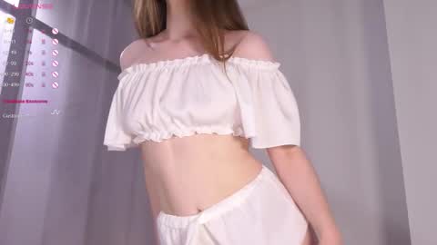 Snapshot of maudhaskell chatting on September 13, 4:37 pm Lily online show from September 13, 4:37 pm