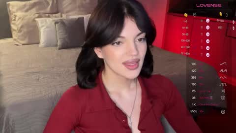 Snapshot of mavis_crystal chatting on October 6, 10:25 pm Mavis online show from October 6, 10:25 pm