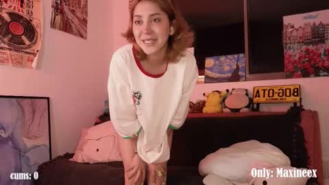 Maxine online show from February 27, 12:21 am