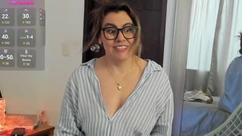 Victoria online show from March 31, 10:10 pm