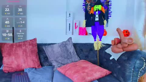 may_wood online show from October 29, 12:09 pm