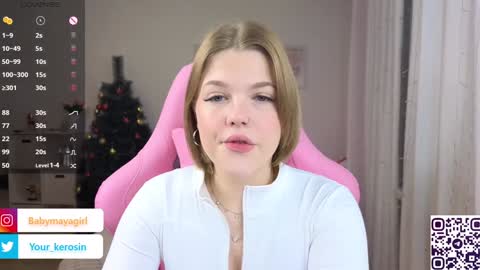 Snapshot of maya_blonde18 chatting on January 17, 3:23 am Maya online show from January 17, 3:23 am