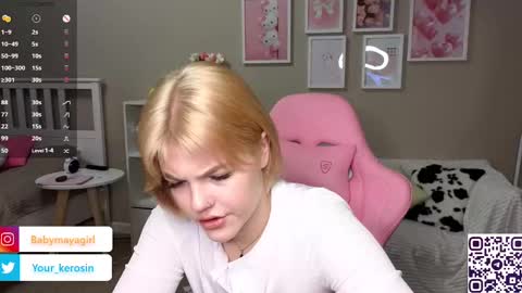 Snapshot of maya_blonde18 chatting on February 26, 3:46 am Maya online show from February 26, 3:46 am
