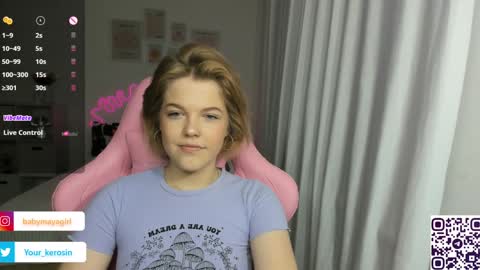 Snapshot of maya_blonde18 chatting on December 8, 3:10 am Maya online show from December 8, 3:10 am