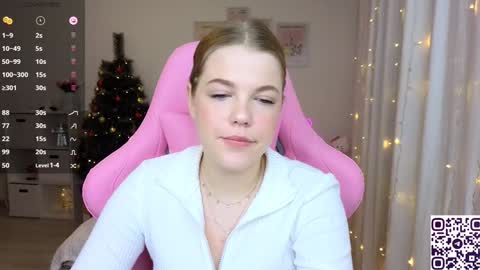 Snapshot of maya_blonde18 chatting on December 21, 3:14 am Maya online show from December 21, 3:14 am
