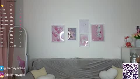 Snapshot of maya_blonde18 chatting on October 9, 4:27 am Maya online show from October 9, 4:27 am