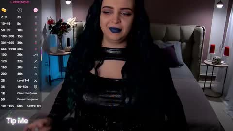 Snapshot of maya_mils chatting on October 4, 2:06 am Maya Mils online show from October 4, 2:06 am