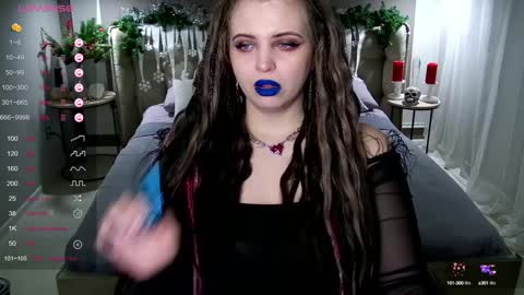 Snapshot of maya_mils chatting on December 22, 1:23 am Maya Mils online show from December 22, 1:23 am