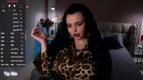 Snapshot of maya_mils chatting on October 3, 1:11 am Maya Mils online show from October 3, 1:11 am