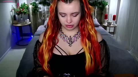 Snapshot of maya_mils chatting on January 14, 12:54 am Maya Mils online show from January 14, 12:54 am