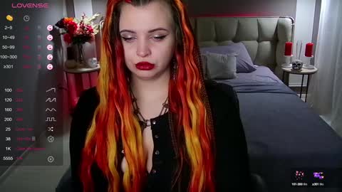 Snapshot of maya_mils chatting on January 25, 1:10 am Maya Mils online show from January 25, 1:10 am