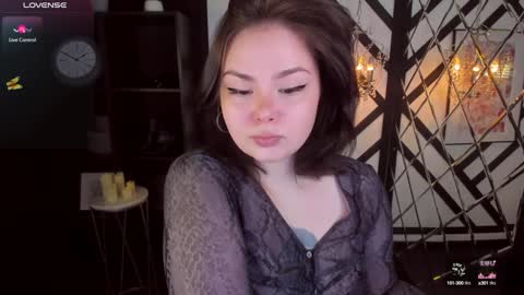 Woman online show from January 5, 1:58 pm