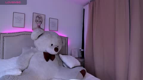 Mayajhons online show from December 20, 12:09 pm