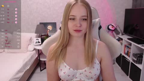 Snapshot of maybebabyx chatting on December 11, 4:28 am maybebabyx online show from December 11, 4:28 am