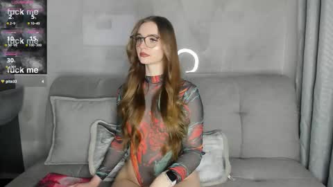 mcfly_11 online show from March 1, 9:47 pm