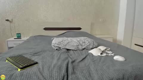 Nessa online show from December 3, 6:38 am