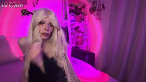 Nicole online show from March 31, 5:57 pm