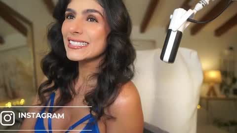 Andrea  online show from March 8, 11:56 am