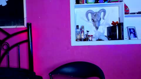 Snapshot of megan__manson chatting on December 11, 12:23 am Megan online show from December 11, 12:23 am