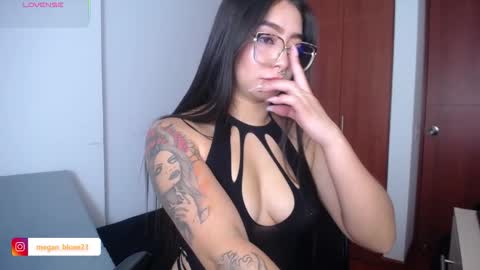 Megan Bluee online show from November 27, 4:21 pm