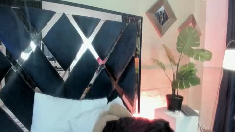     online show from February 20, 12:18 pm