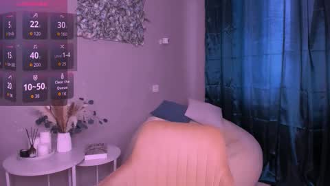 Snapshot of meganberrybb chatting on October 24, 2:51 am Meganberry online show from October 24, 2:51 am