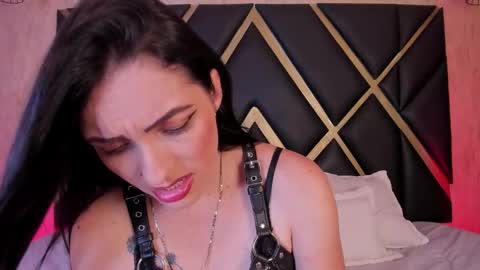 Snapshot of meganhofman chatting on September 16, 9:45 pm Megan Hofman online show from September 16, 9:45 pm
