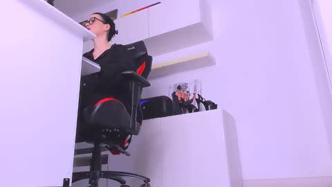 Megan online show from December 28, 9:30 pm