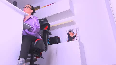 Megan online show from December 17, 6:20 pm