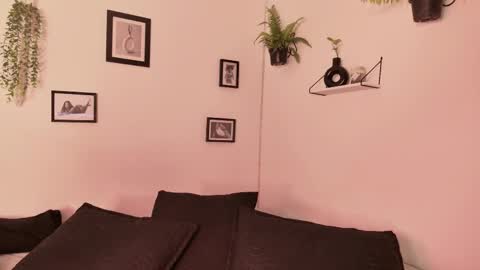     online show from January 10, 11:42 pm