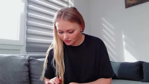 Melania online show from March 26, 12:51 pm