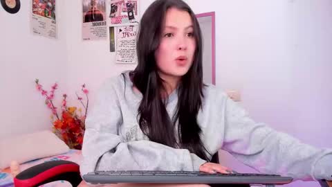 mel  online show from March 17, 5:39 pm