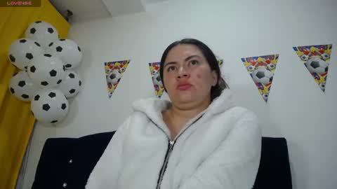 Melanie Parker online show from June 16, 11:17 pm