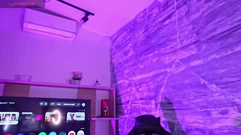 MelanyLuv online show from April 5, 9:47 pm