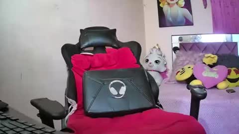 melany online show from February 13, 6:48 am