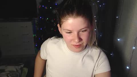 Melissa  Ray online show from January 16, 6:27 pm