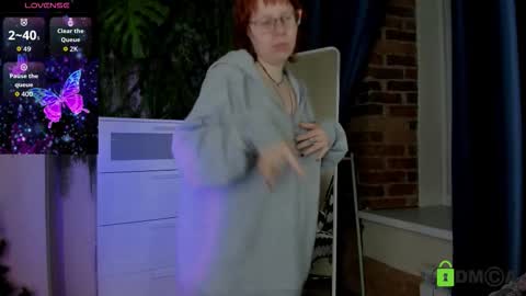 Melissa online show from March 27, 9:04 pm