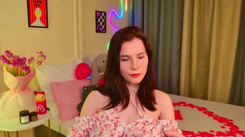 mellhyees online show from February 18, 5:45 pm