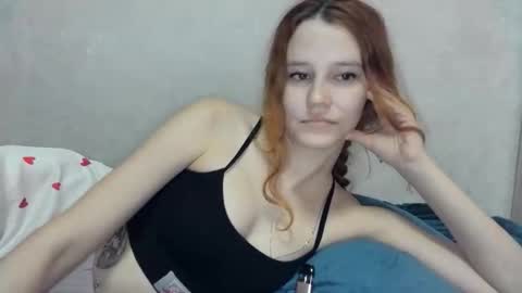 Snapshot of mellisamaxwell chatting on October 25, 4:03 pm Mellisa online show from October 25, 4:03 pm