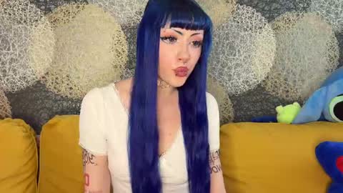 Molly online show from May 18, 5:08 pm