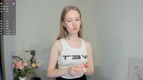 melodievejar online show from February 3, 4:54 am