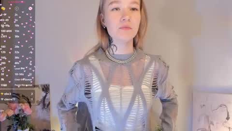 melodievejar online show from December 20, 5:44 am