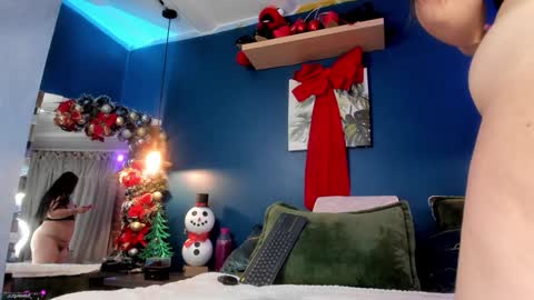  Leslie  online show from December 16, 11:01 am