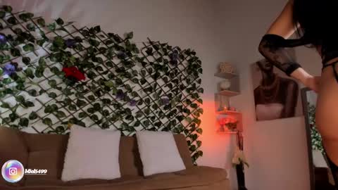 melody_cute10 online show from March 7, 2:34 pm